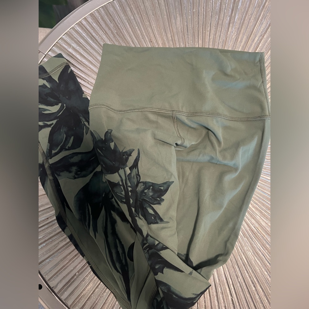 Lululemon limited edition olive leggings - Picture 2 of 4